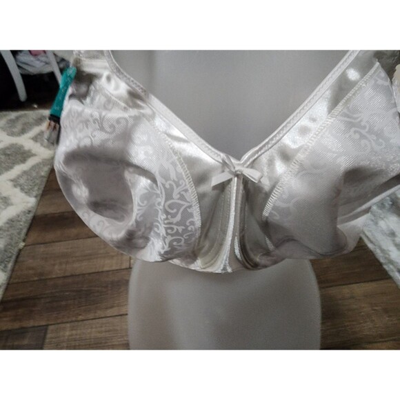 NWT 40DDD Bali Satin Tracings 3562 Minimizer Bra White Underwire Full Coverage - Picture 6 of 10